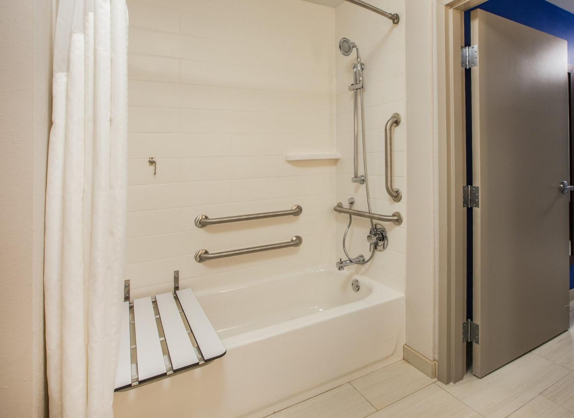 Holiday Inn Express & Suites Haltom City - Ft. Worth By Ihg エクステリア 写真